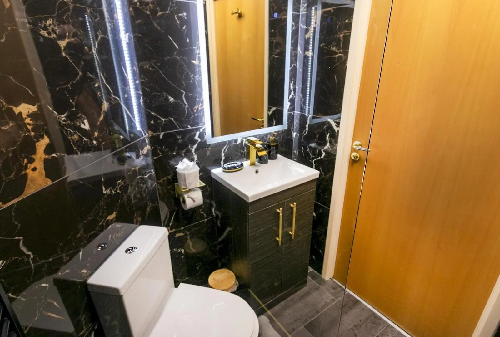 Pass The Keys Stunning 2 Bedroom Boutique Apartment Nottingham